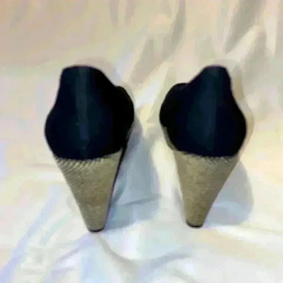 Nine West | Cheerful | Platform Wedge |
Navy Blue Canvas | Peep Toe - Picture 4 of 5